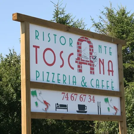 Casa de hóspedes Toscana Restaurant And